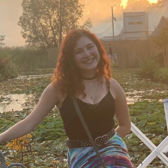 Meet your Posher, Rae - Picture 1 of 1